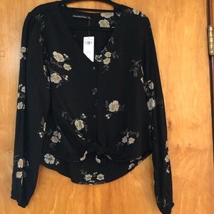 NWT Abercrombie Floral Button-Up V-Neck Blouse